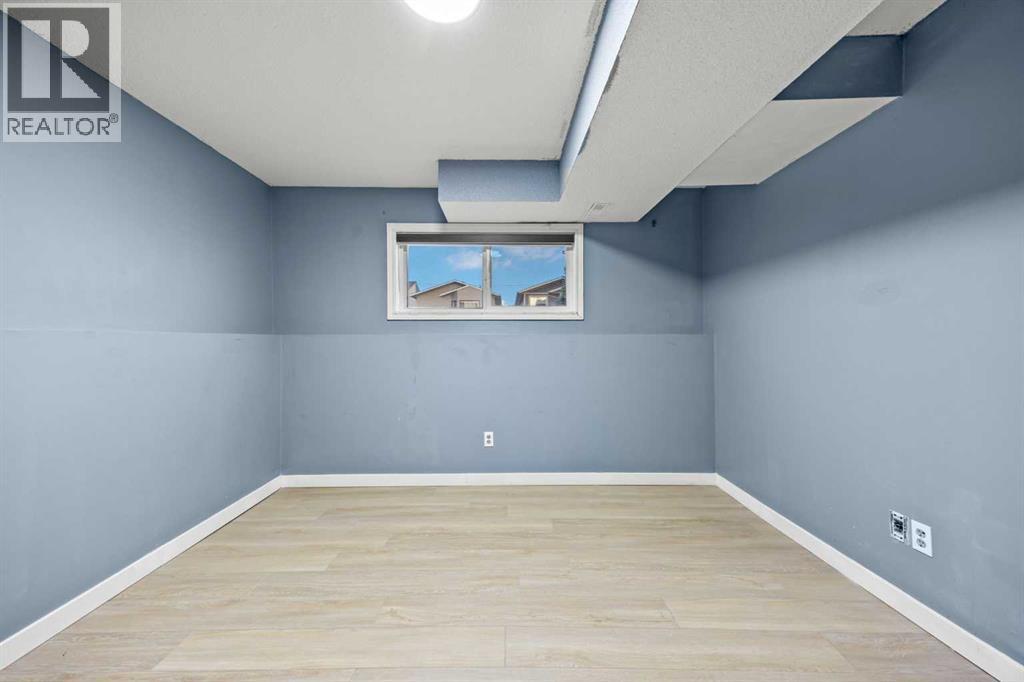 Single Family House Bi-level for Sale in  Falmere Way NE Falconridge Calgary 