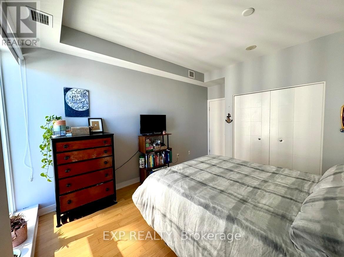 #2001 40 NEPEAN STREET - 28