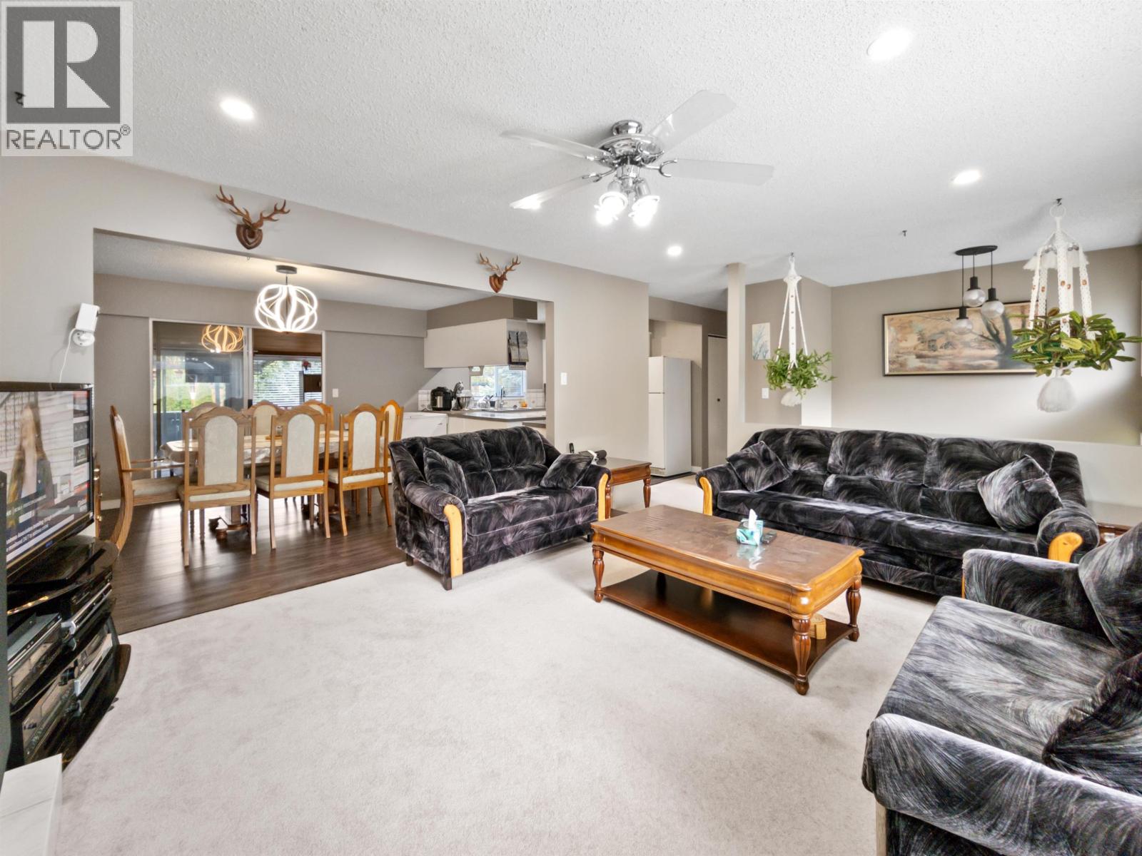 38143 HEMLOCK AVENUE, Squamish