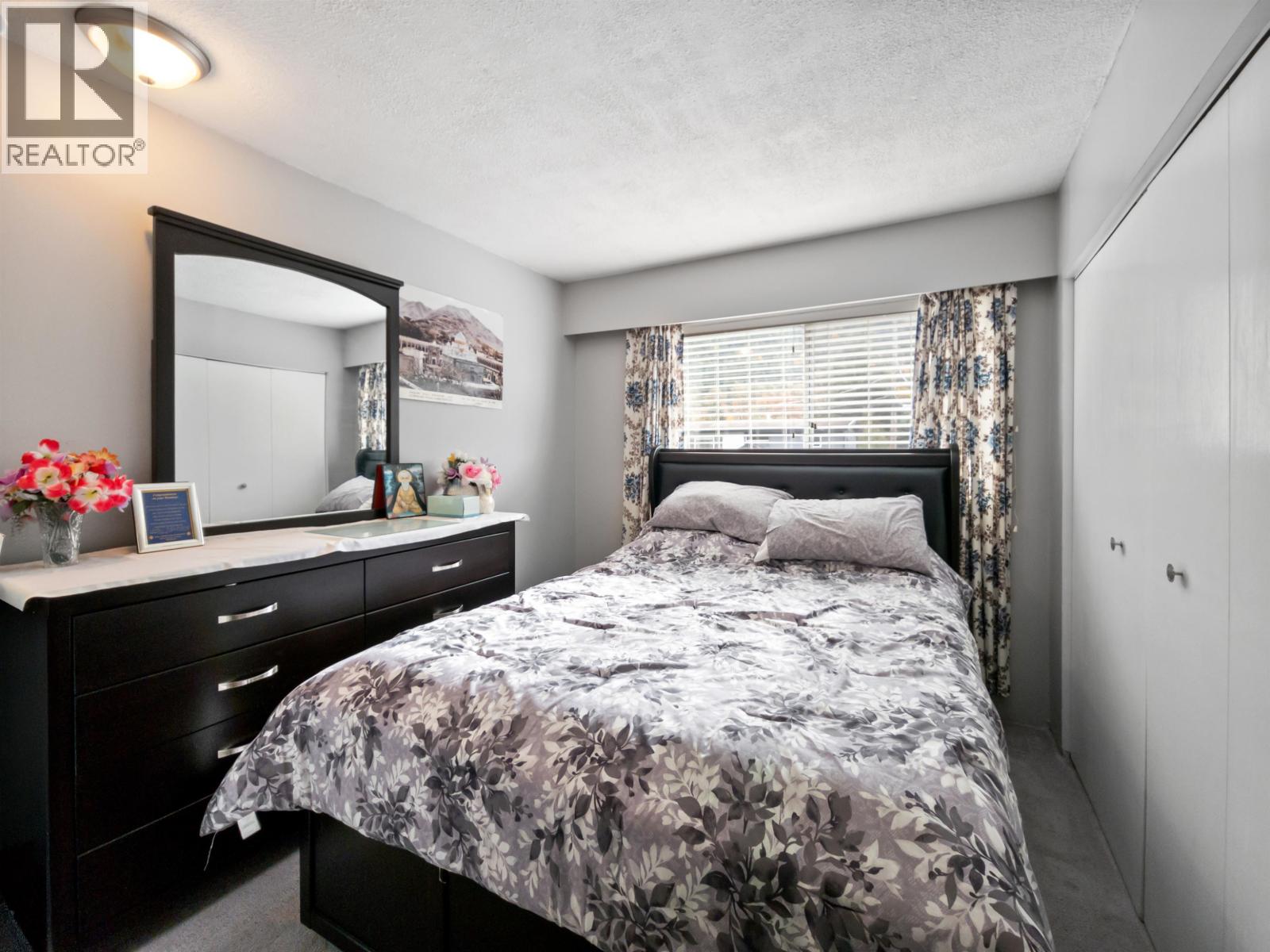 38143 HEMLOCK AVENUE, Squamish