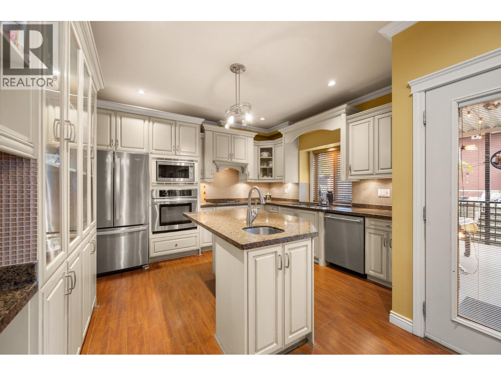 7058 PATTERSON AVENUE, Burnaby