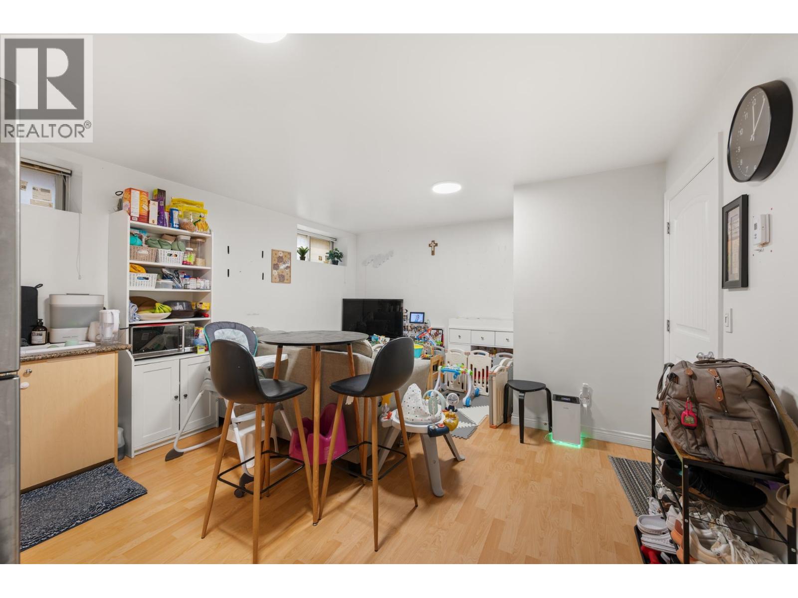 7058 PATTERSON AVENUE, Burnaby