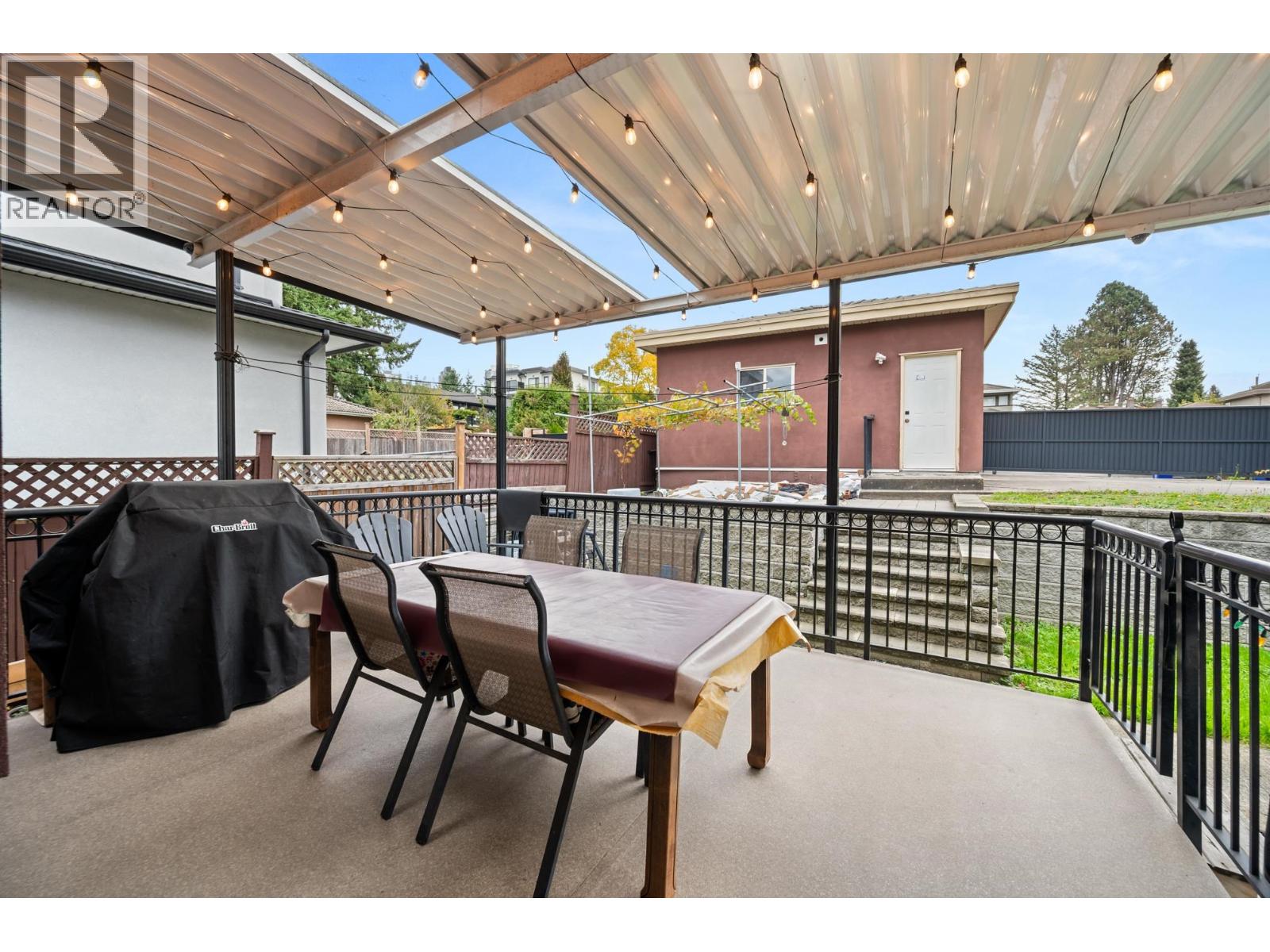 7058 PATTERSON AVENUE, Burnaby