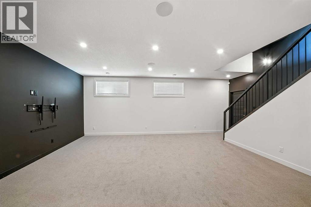 Single Family House for Sale in  Emerald Drive Evergreen Red Deer 