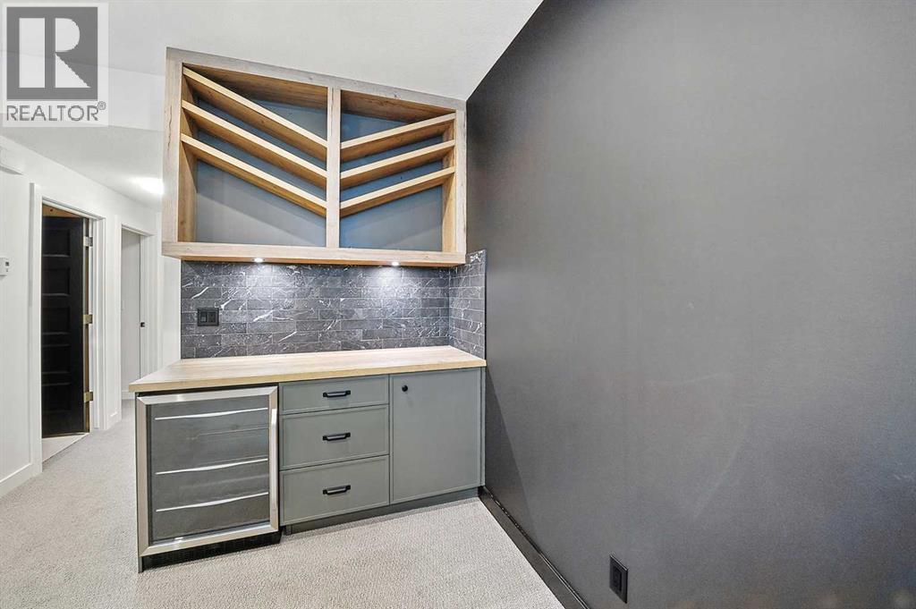 Single Family House for Sale in  Emerald Drive Evergreen Red Deer 