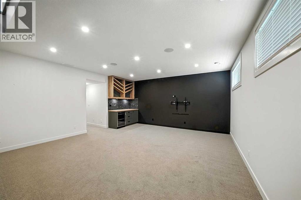 Single Family House for Sale in  Emerald Drive Evergreen Red Deer 