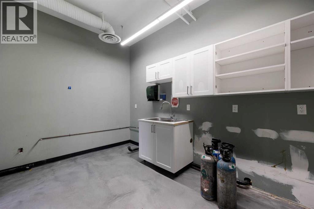 8104 Fraser Avenue, Fort McMurray