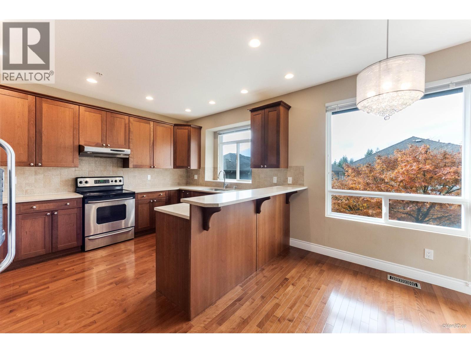 26 1705 PARKWAY BOULEVARD, Coquitlam