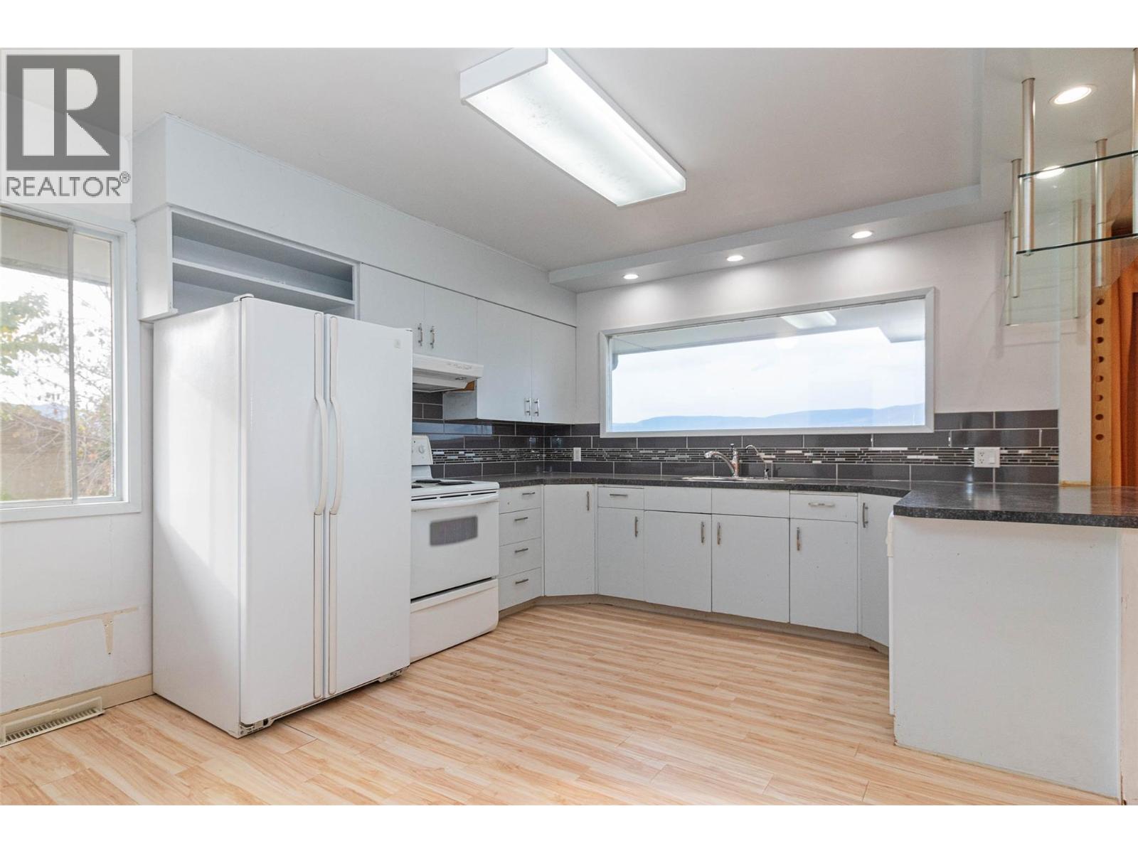  4829 Lakeshore Road, Kelowna