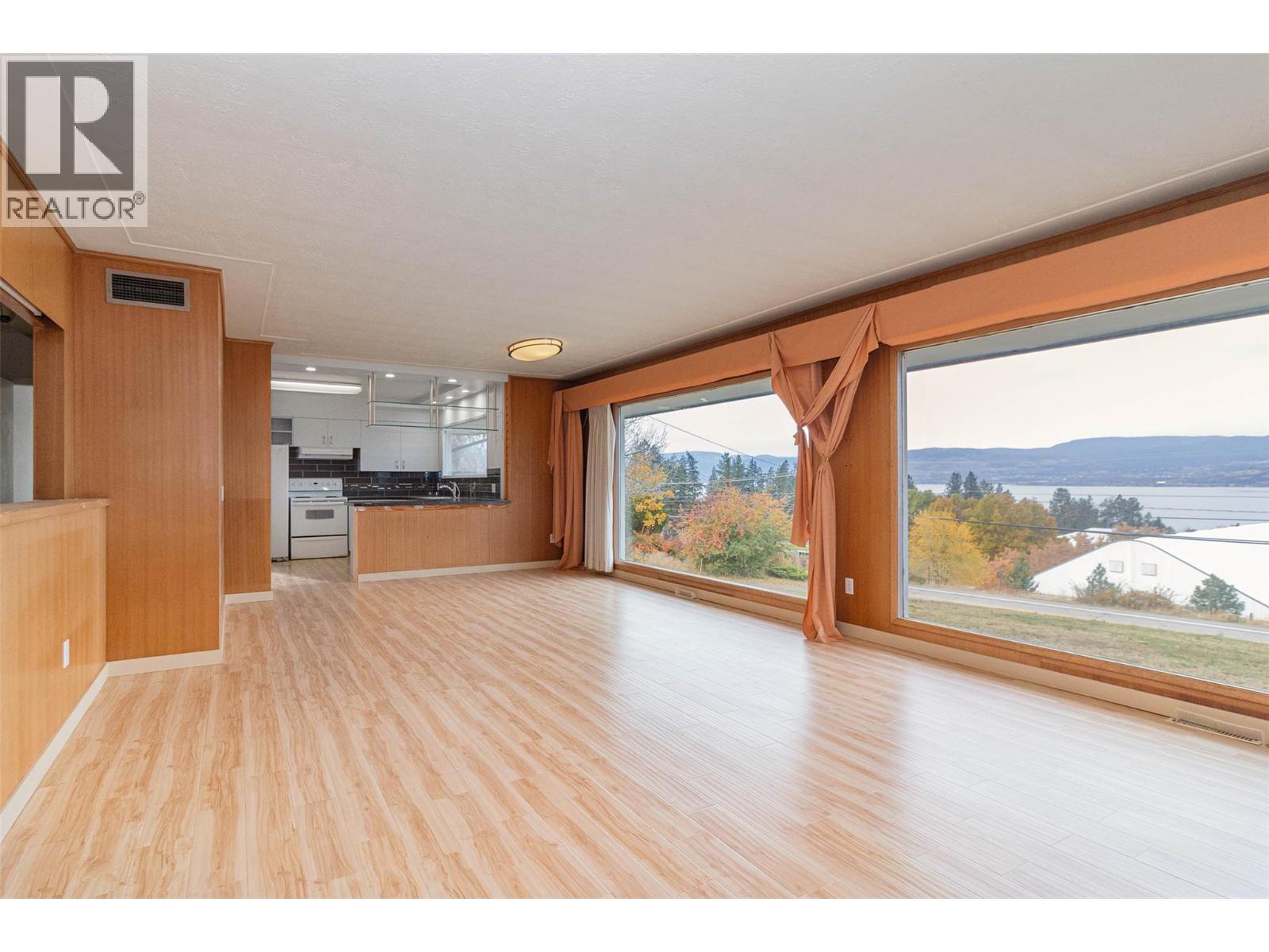  4829 Lakeshore Road, Kelowna