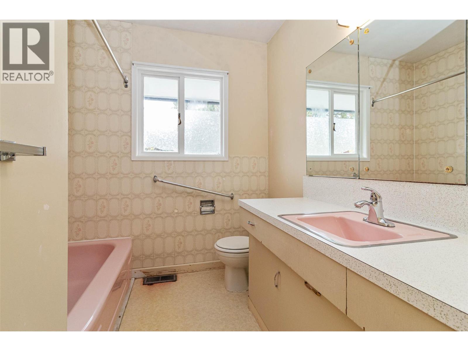  4829 Lakeshore Road, Kelowna