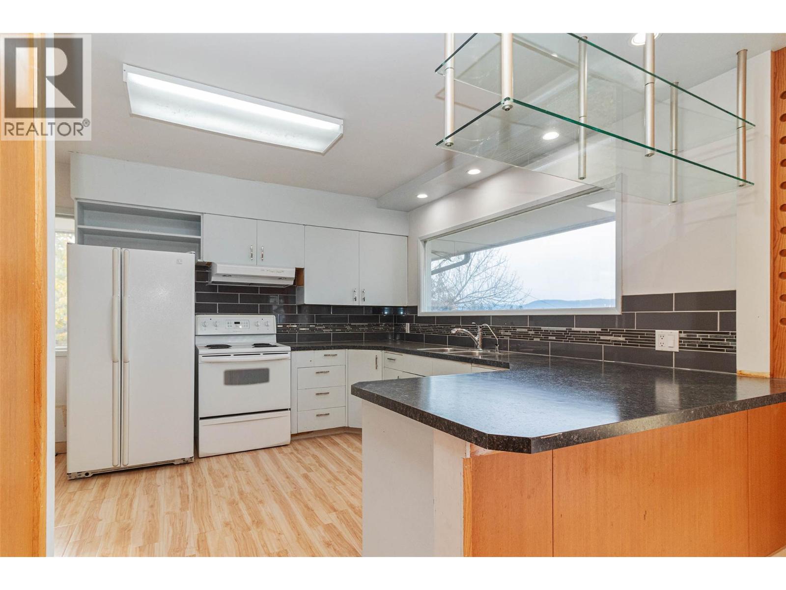  4829 Lakeshore Road, Kelowna