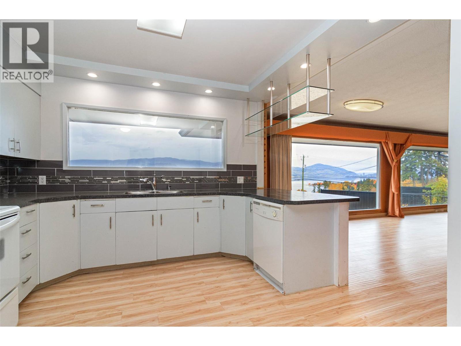  4829 Lakeshore Road, Kelowna