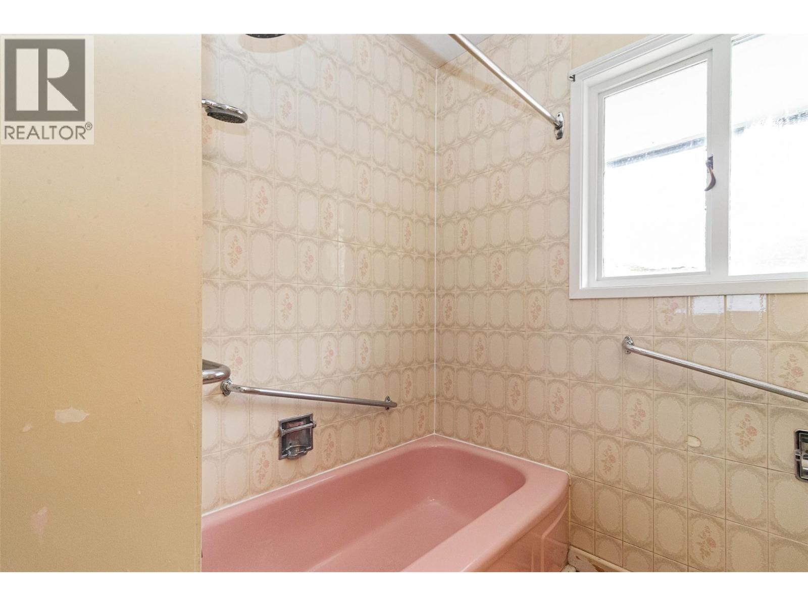  4829 Lakeshore Road, Kelowna