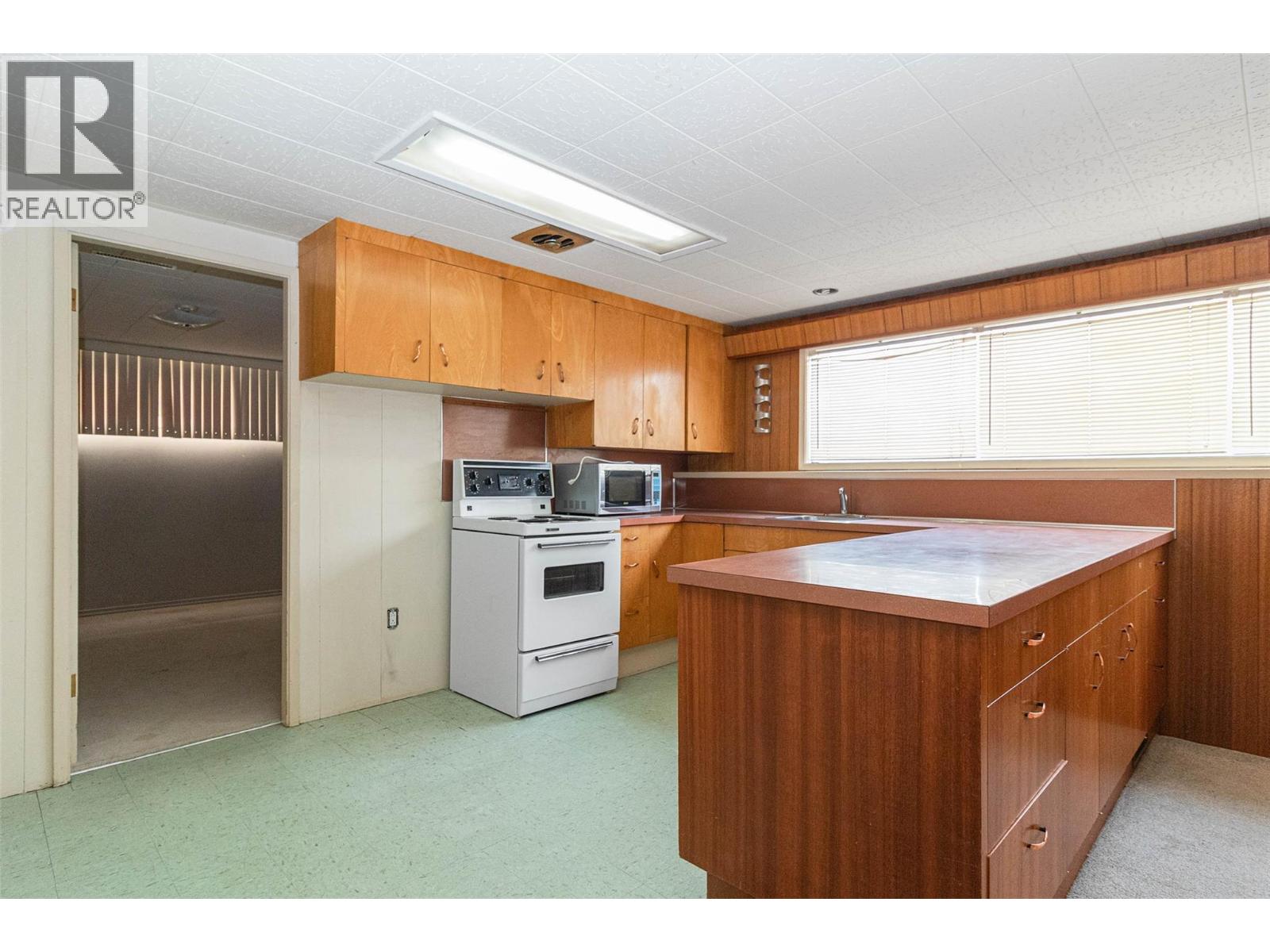  4829 Lakeshore Road, Kelowna