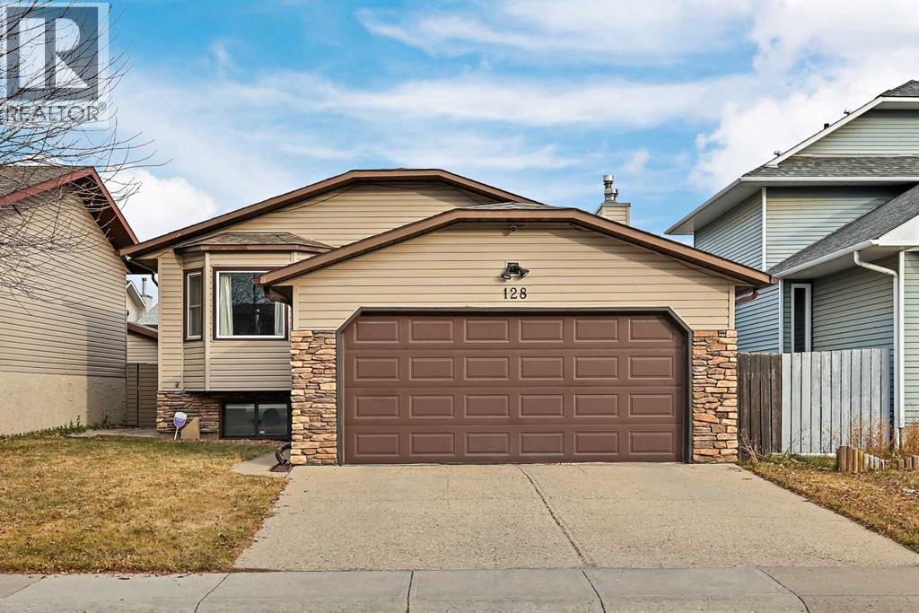 Single Family House Bi-level for Sale in  Ventura Way NE Vista Heights Calgary 