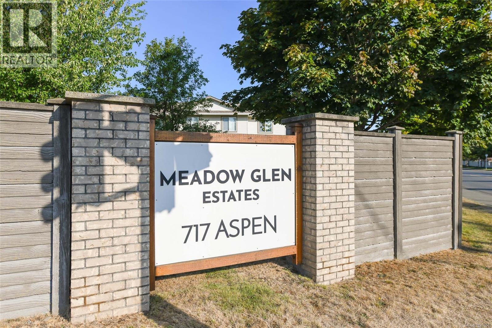 717 Aspen Rd, Comox - Exteriors - Photo 4