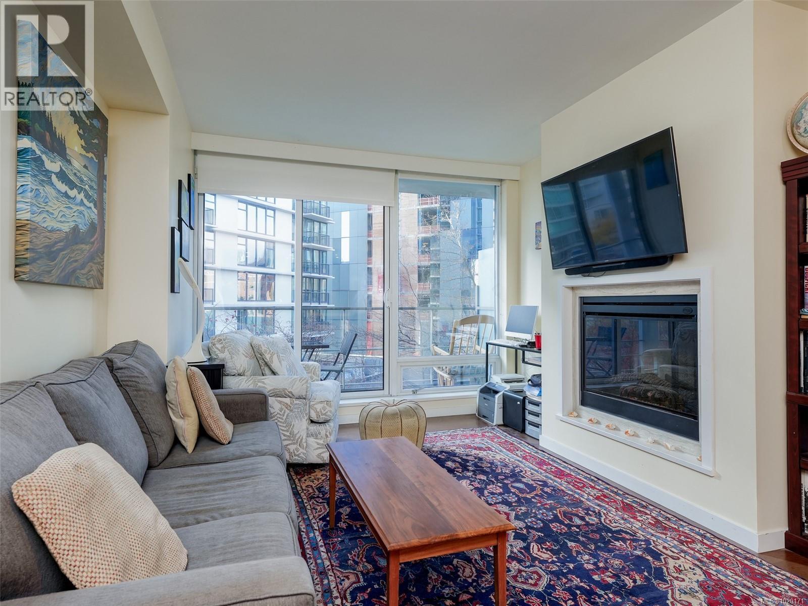 #403 708 Burdett Ave - 2