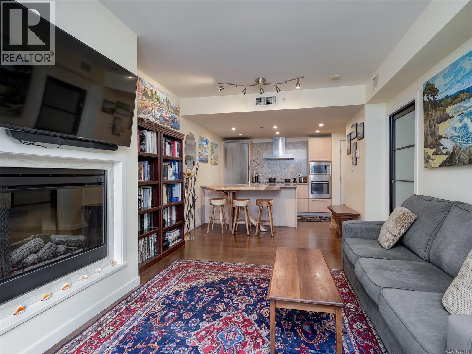 403 708 Burdett Ave, Victoria