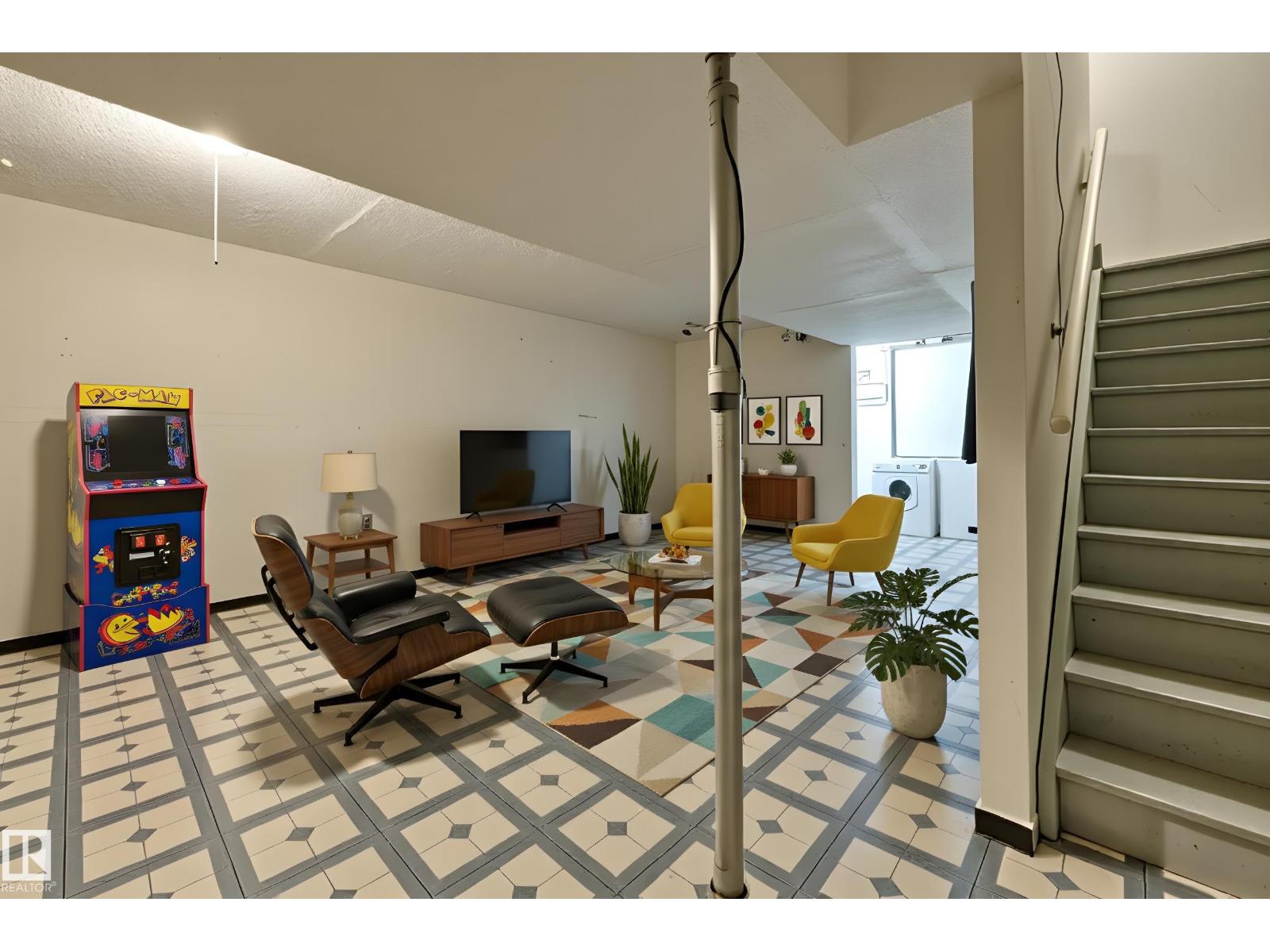 #137 10909 106 ST NW, Edmonton