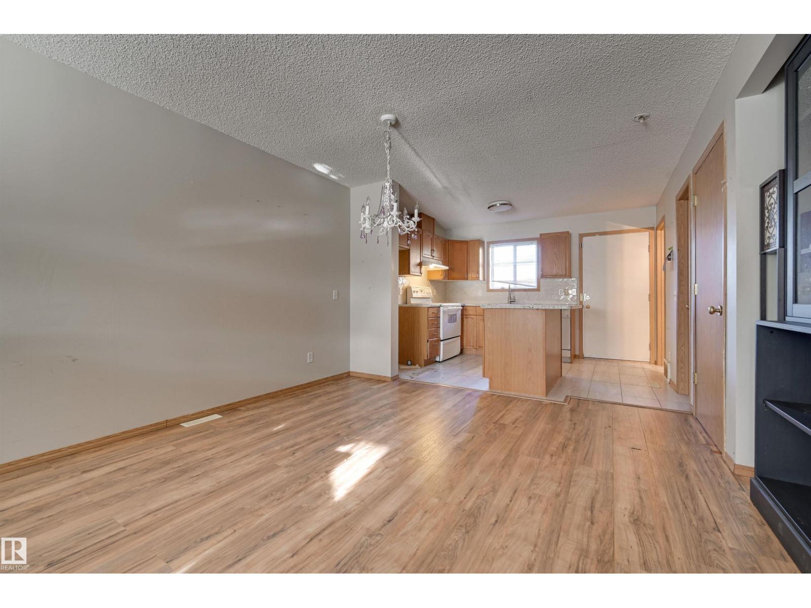 #137 10909 106 ST NW, Edmonton