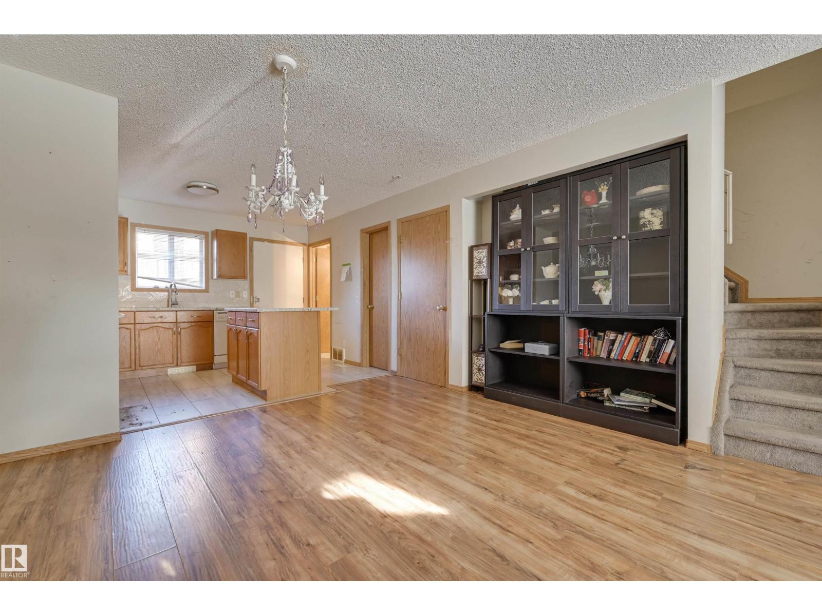 #137 10909 106 ST NW, Edmonton