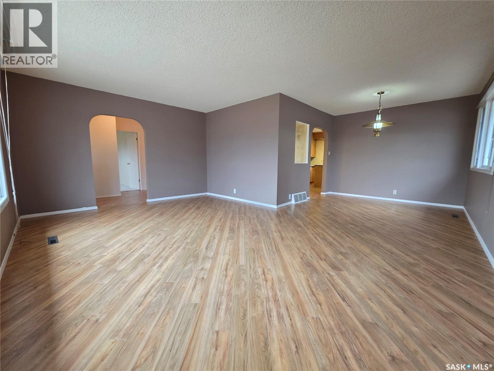 Single Family House Bungalow for Sale in  Winnie STREET Swift Current 