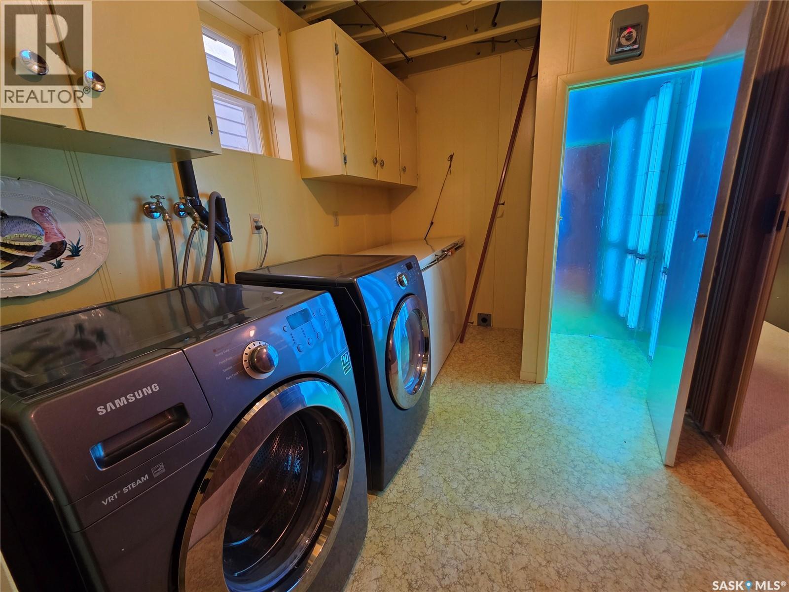 Single Family House Bungalow for Sale in  Winnie STREET Swift Current 