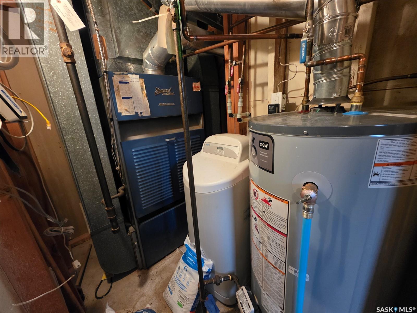 Single Family House Bungalow for Sale in  Winnie STREET Swift Current 