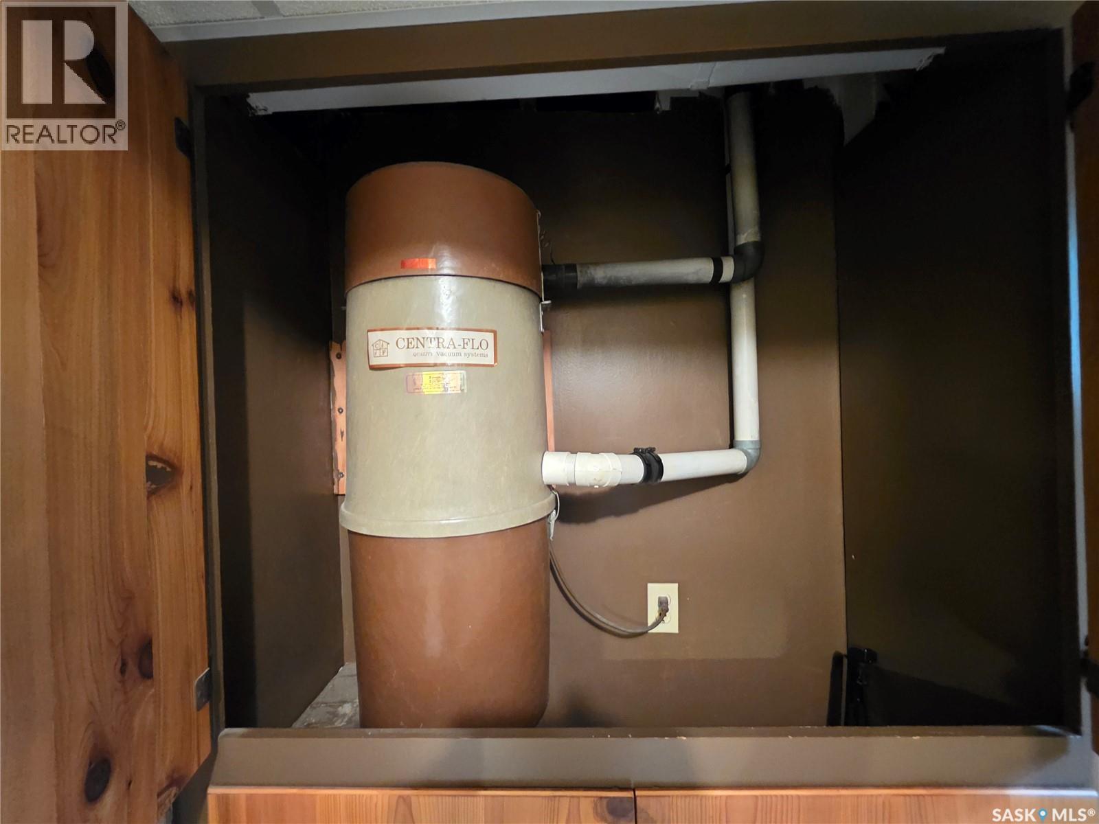 Single Family House Bungalow for Sale in  Winnie STREET Swift Current 