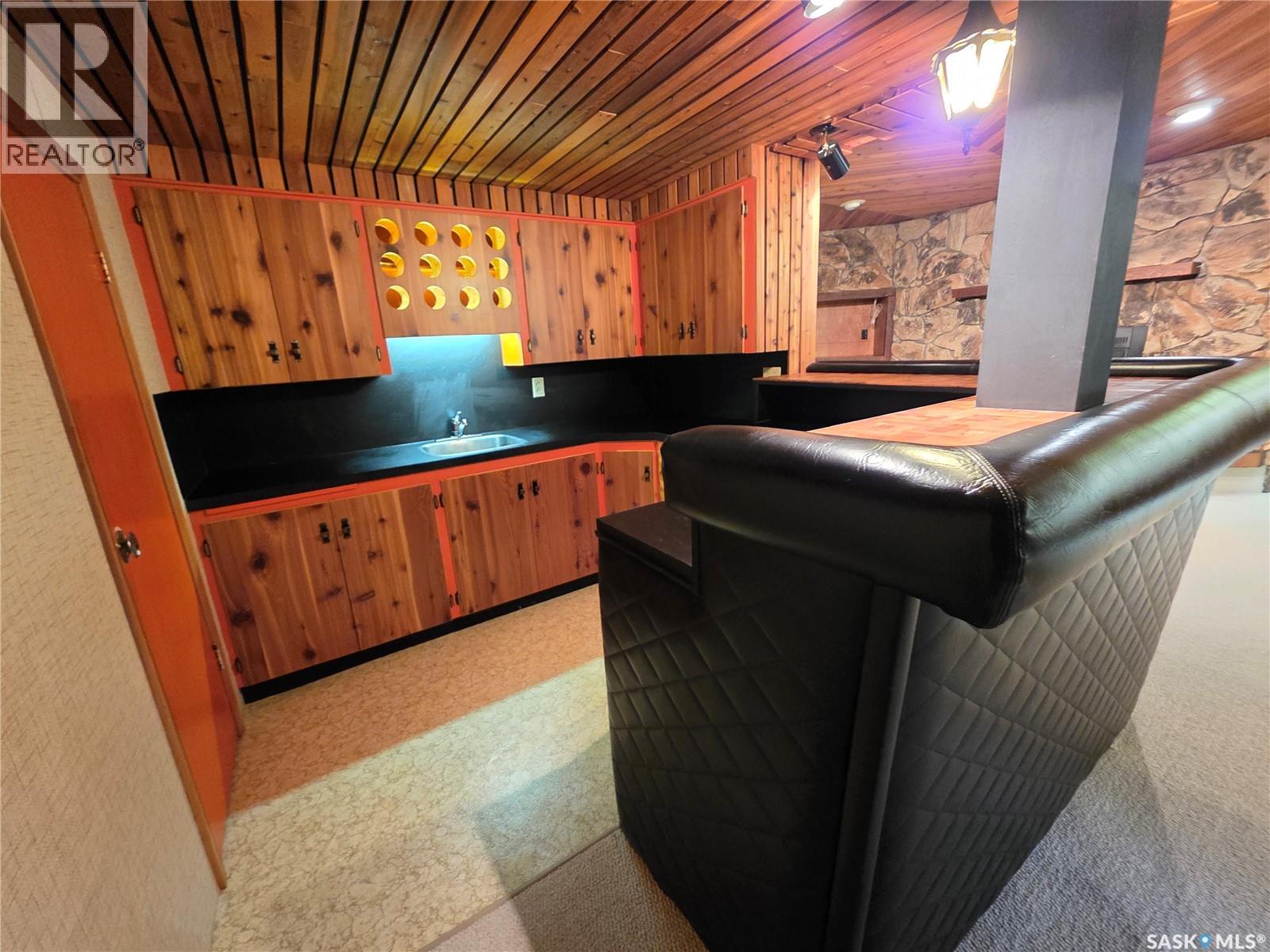 Single Family House Bungalow for Sale in  Winnie STREET Swift Current 