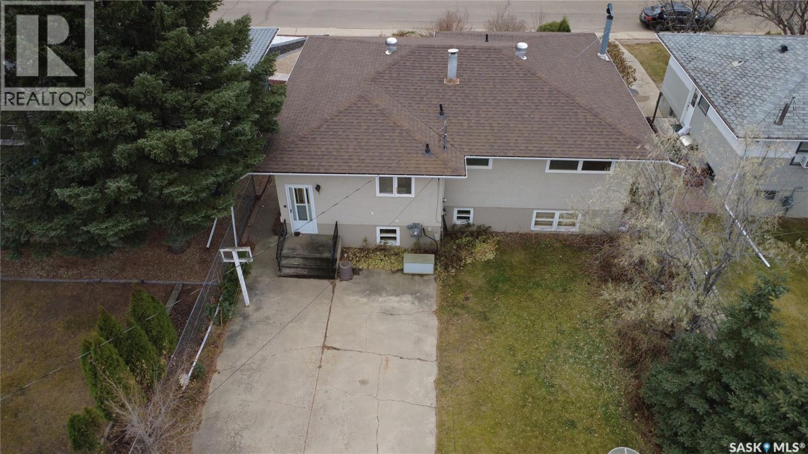 Single Family House Bungalow for Sale in  Winnie STREET Swift Current 