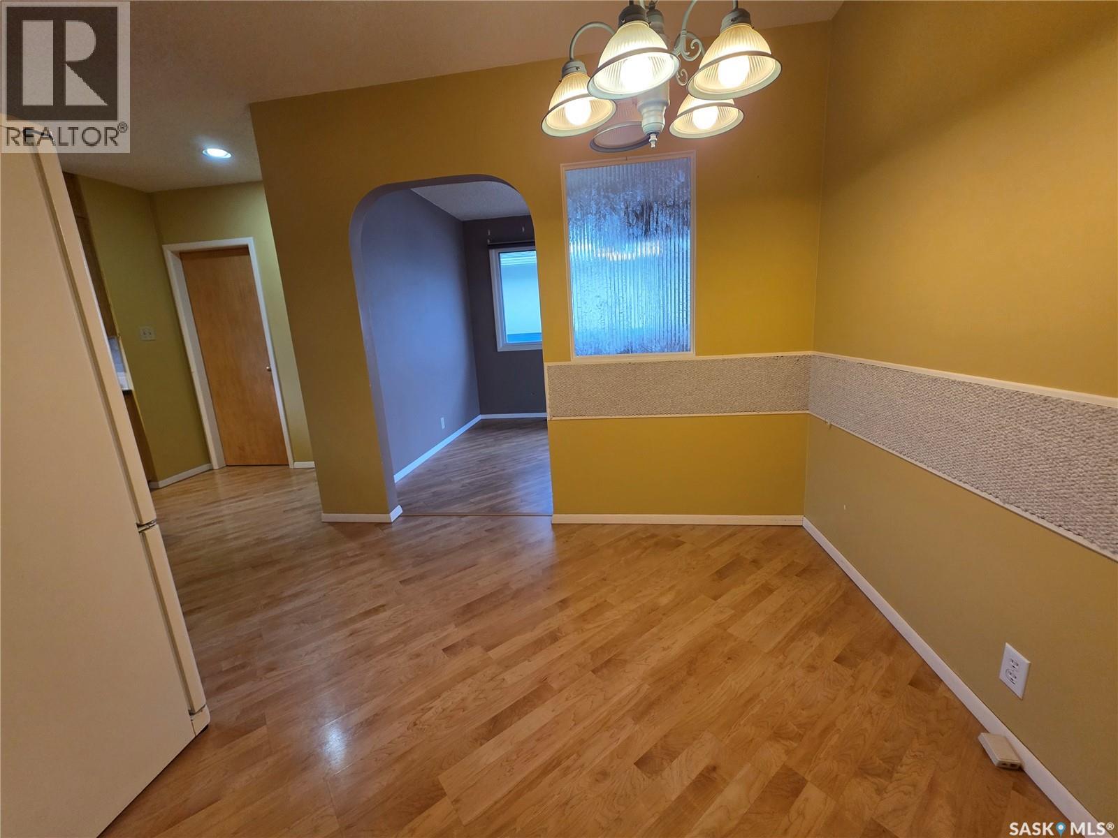 Single Family House Bungalow for Sale in  Winnie STREET Swift Current 