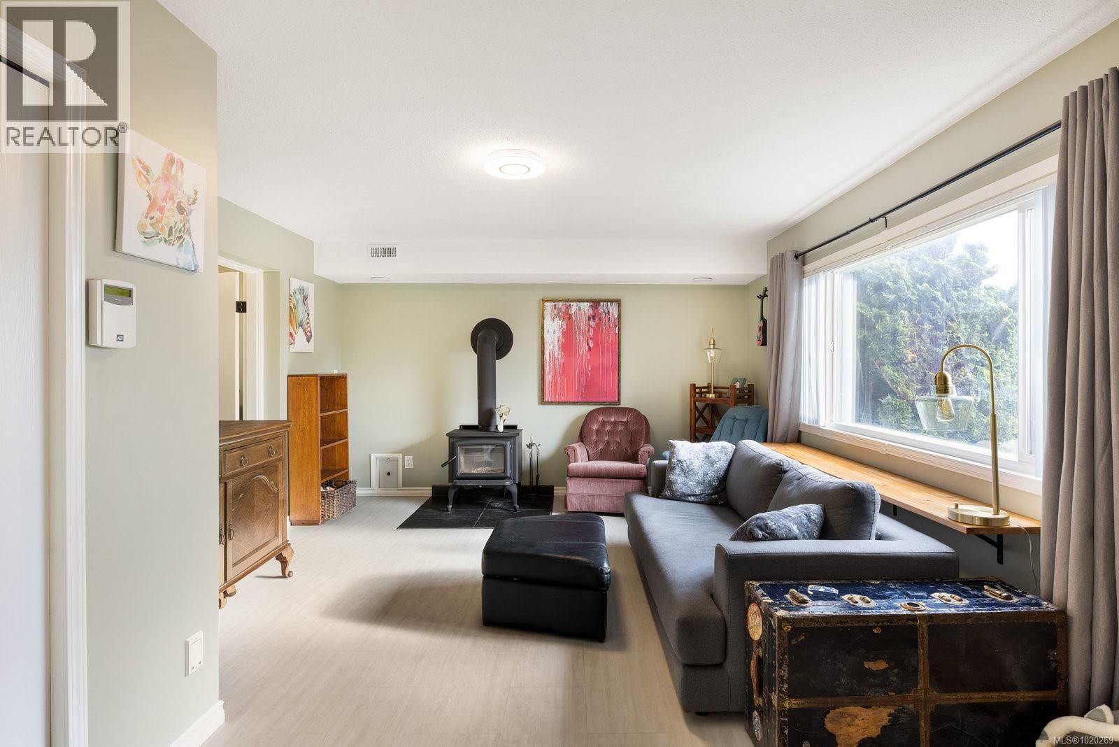  3955 Nelthorpe Street, Saanich