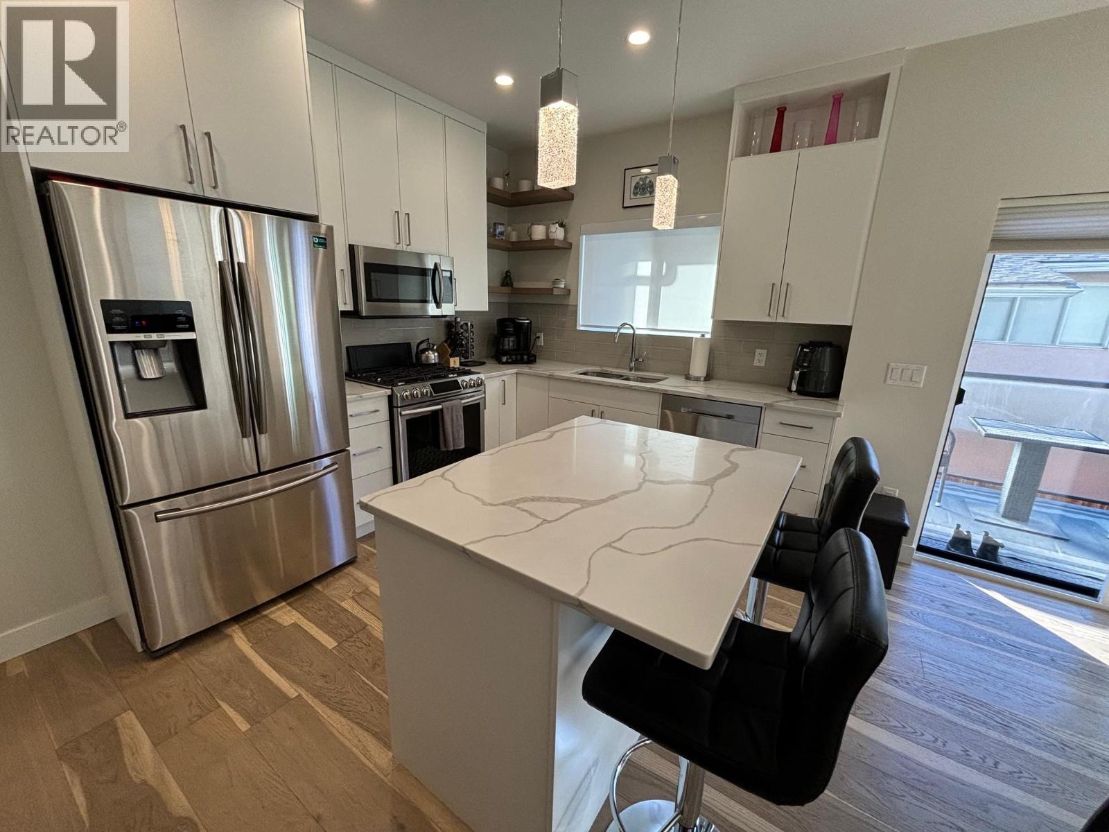  813 Rose Avenue, Kelowna