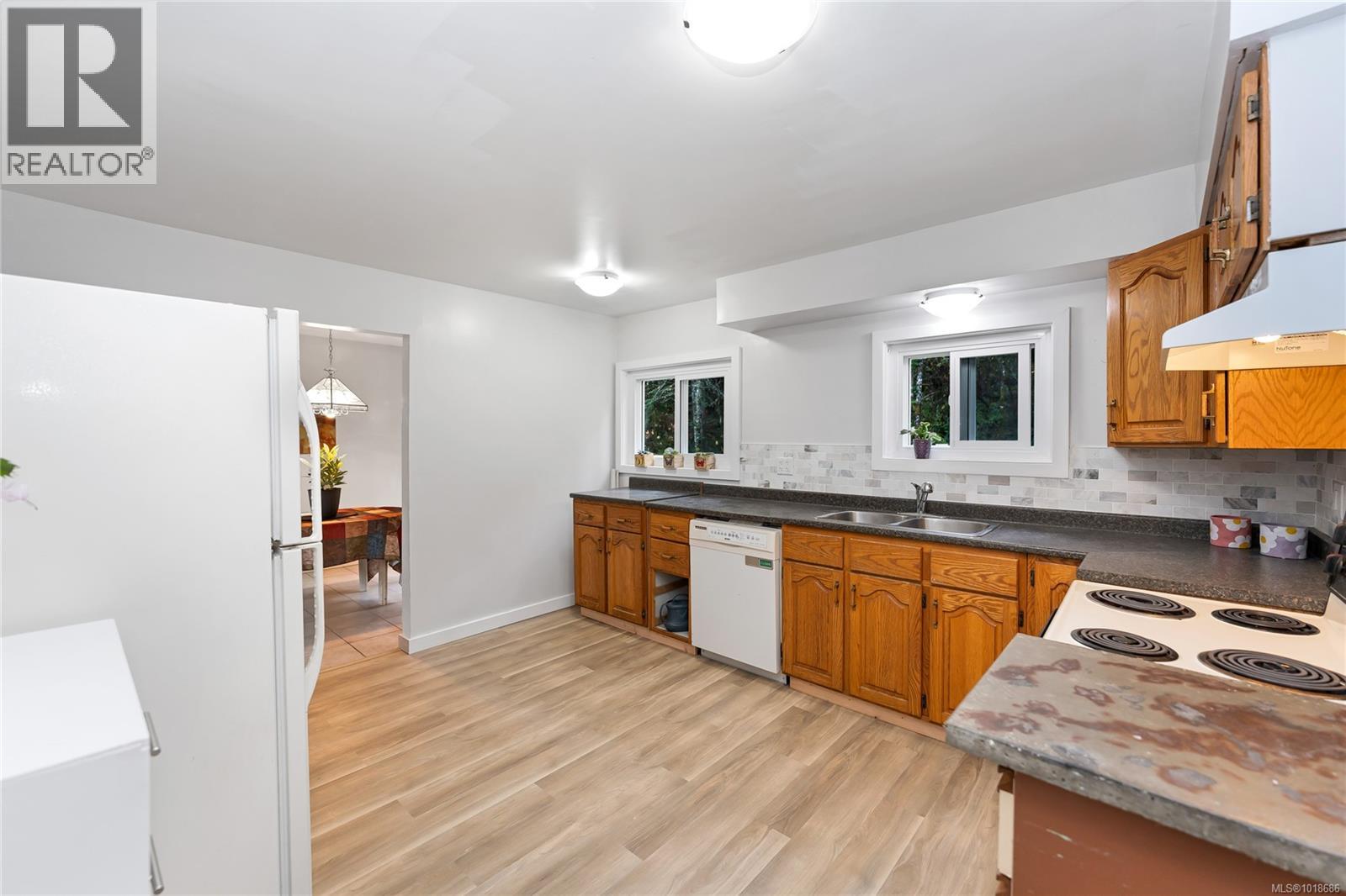  241 Aust Way, Salt Spring