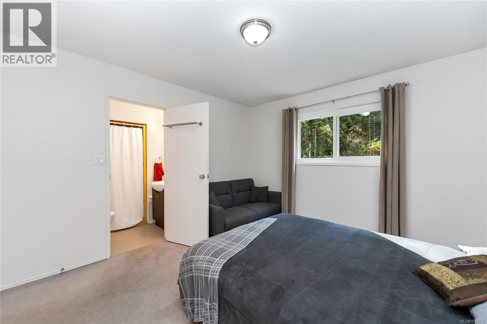  241 Aust Way, Salt Spring