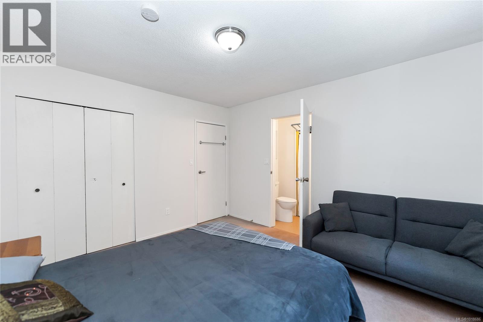  241 Aust Way, Salt Spring