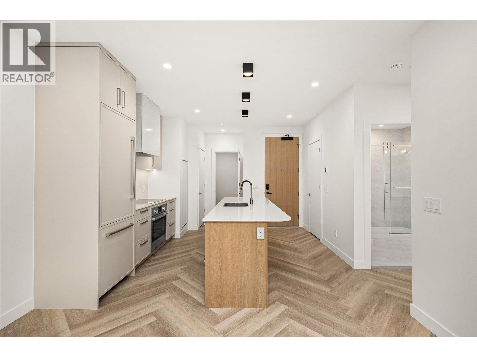 601 3340 Lakeshore Road, Kelowna