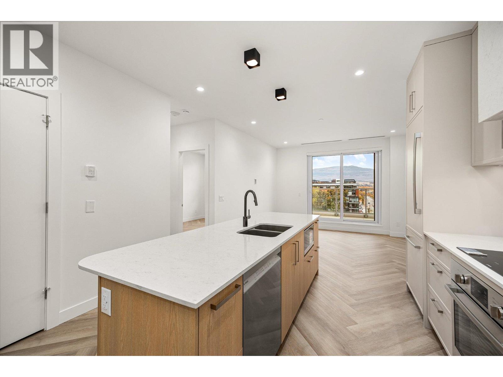 601 3340 Lakeshore Road, Kelowna