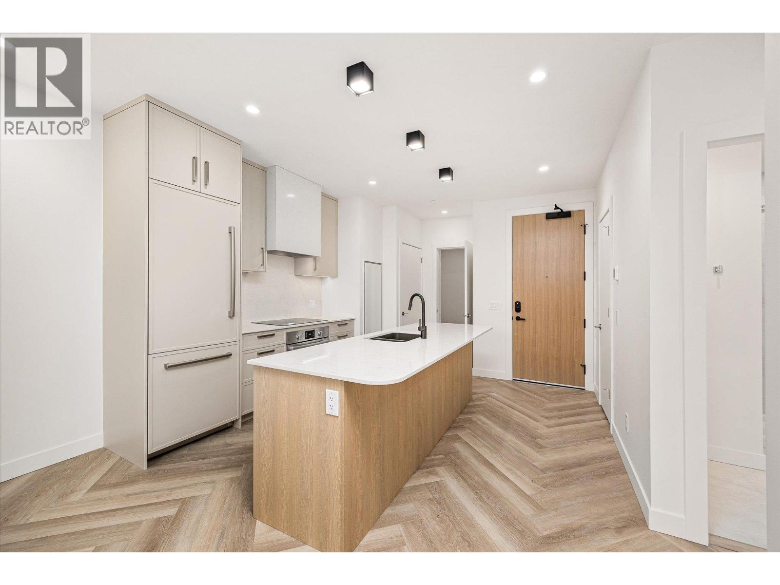 601 3340 Lakeshore Road, Kelowna