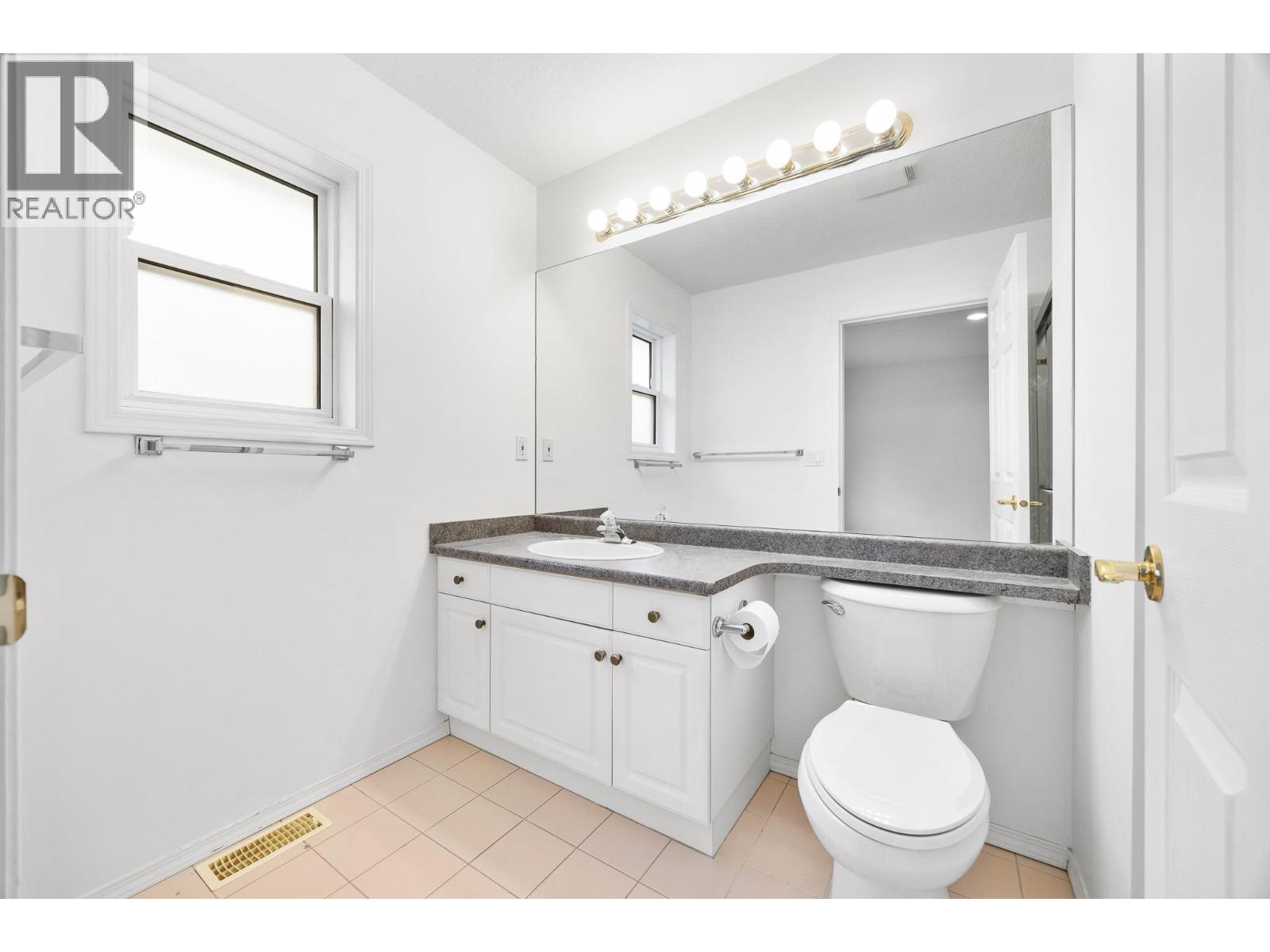 2304 Bradley Drive, Armstrong