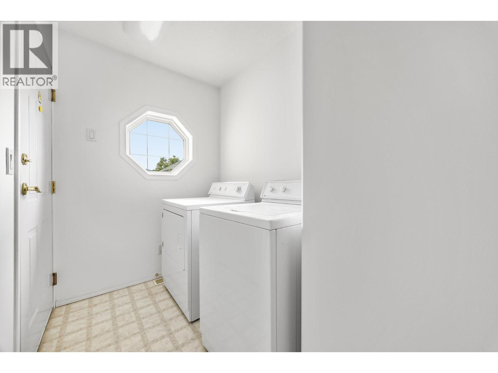 2304 Bradley Drive, Armstrong