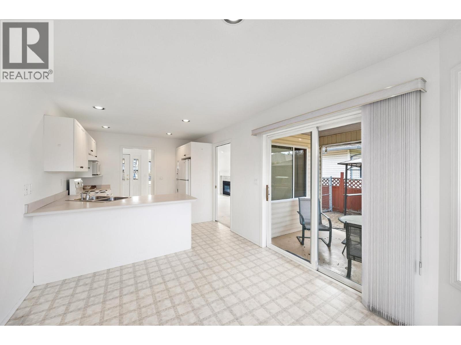 2304 Bradley Drive, Armstrong