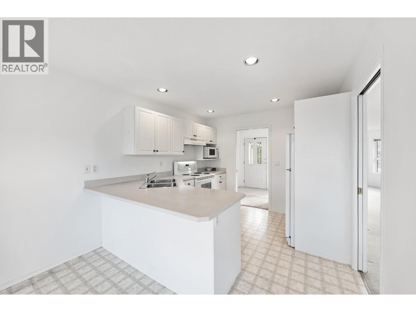 2304 Bradley Drive, Armstrong