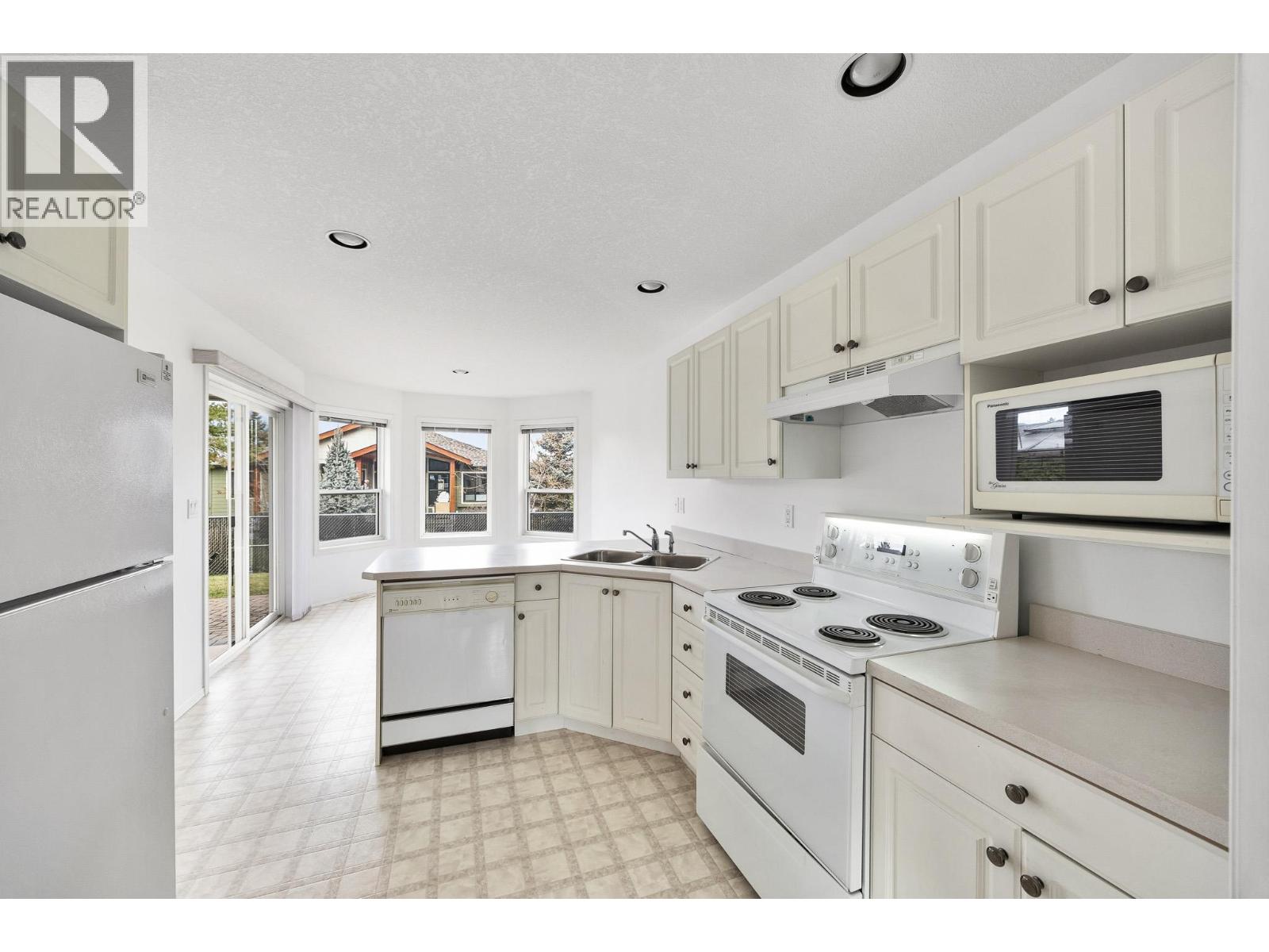 2304 Bradley Drive, Armstrong