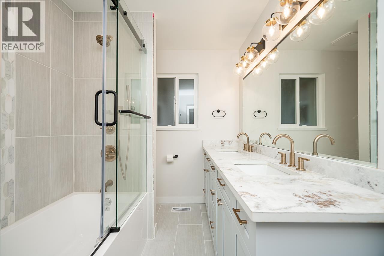 5458 CHESTNUT Crescent, Delta