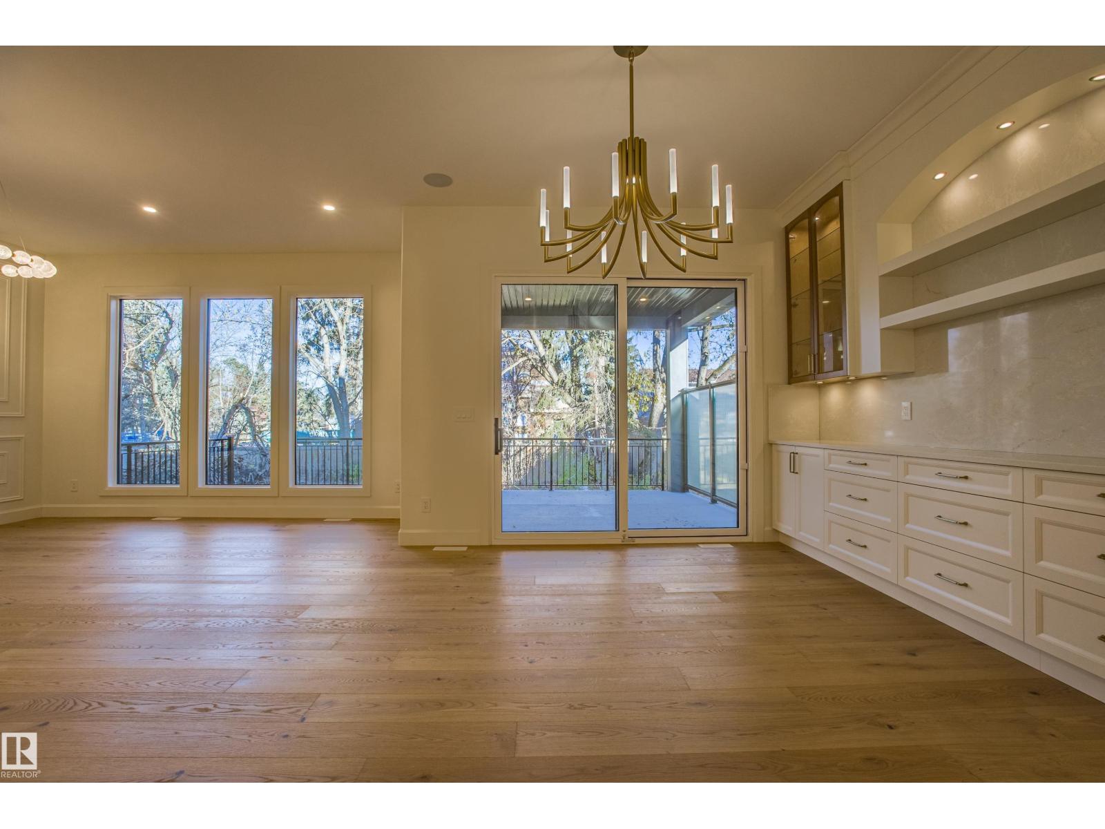 12304 39 AV NW, Edmonton