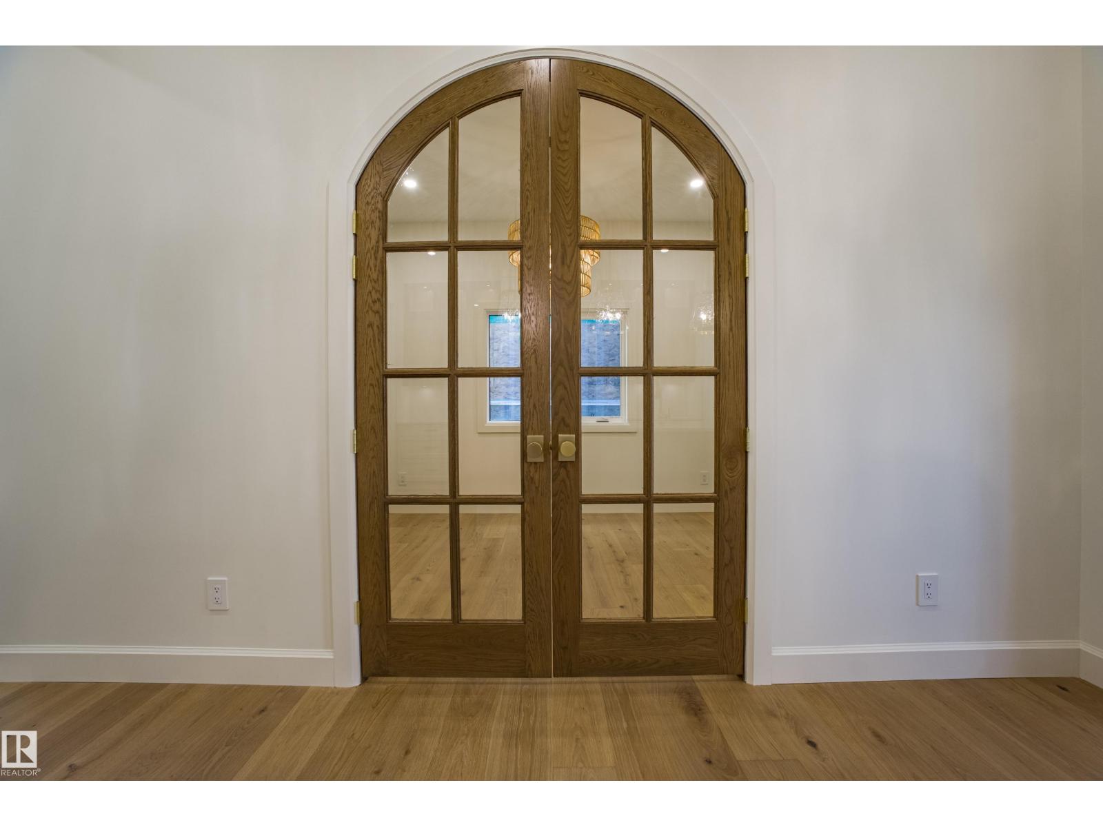 12304 39 AV NW, Edmonton