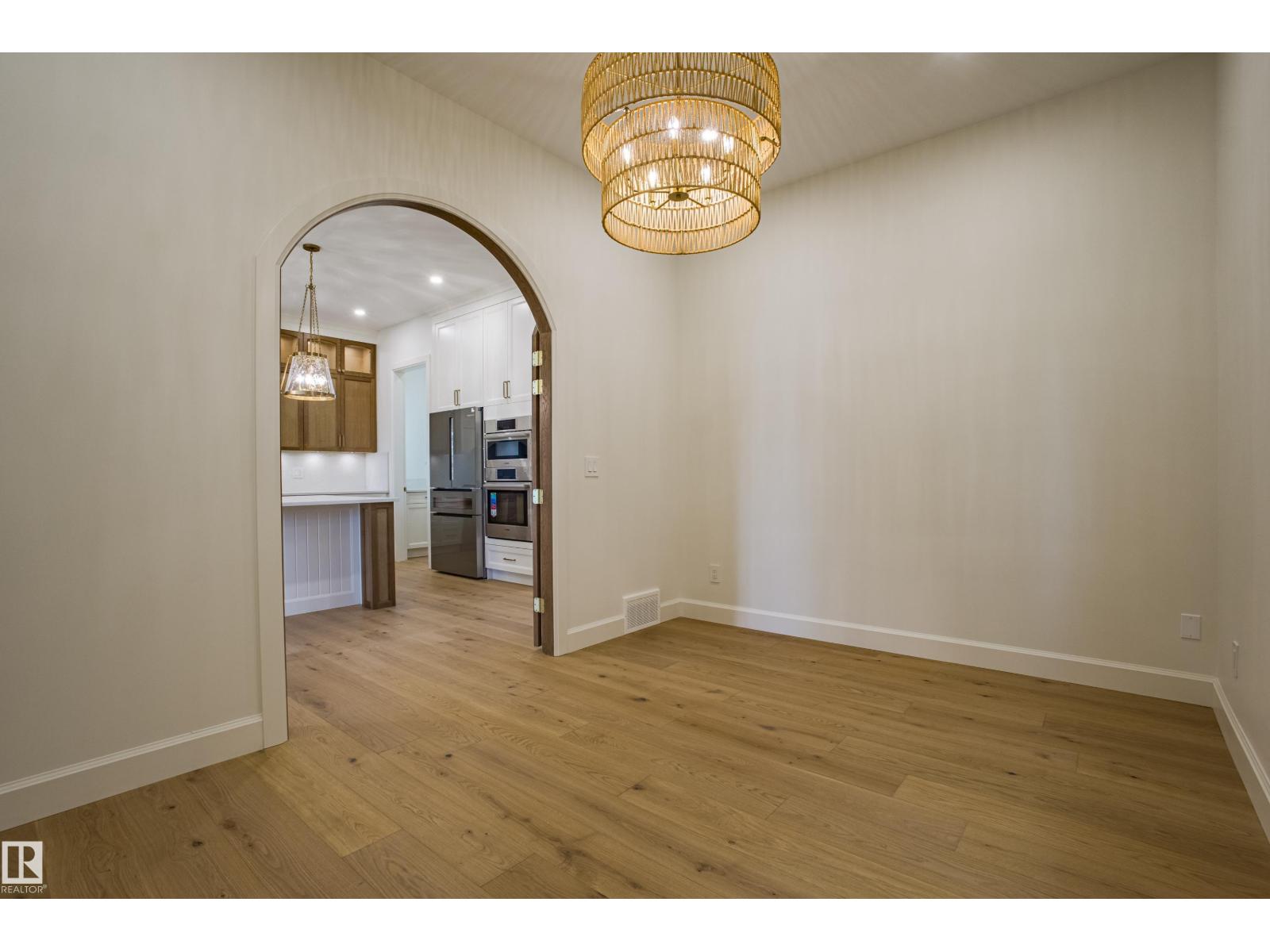 12304 39 AV NW, Edmonton